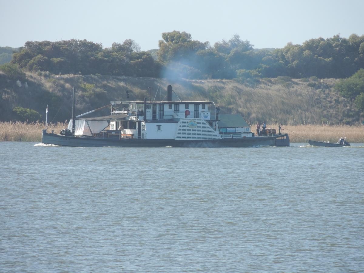 Ps Federal Retreat Paddle Steamer Гулва Экстерьер фото